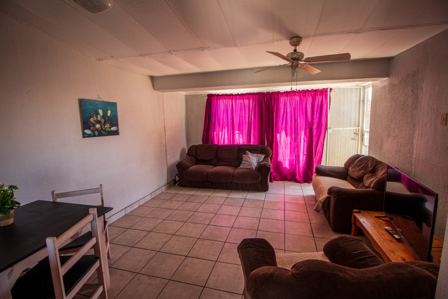 1 Bedroom Property for Sale in Flora Park Northern Cape